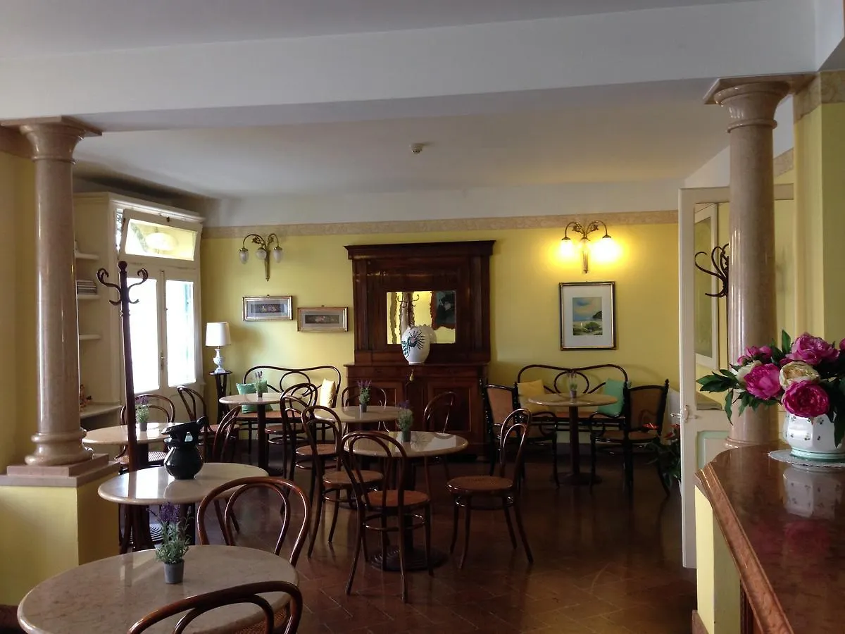 Hotel San Genesio Fabbrico 3*,  Italien